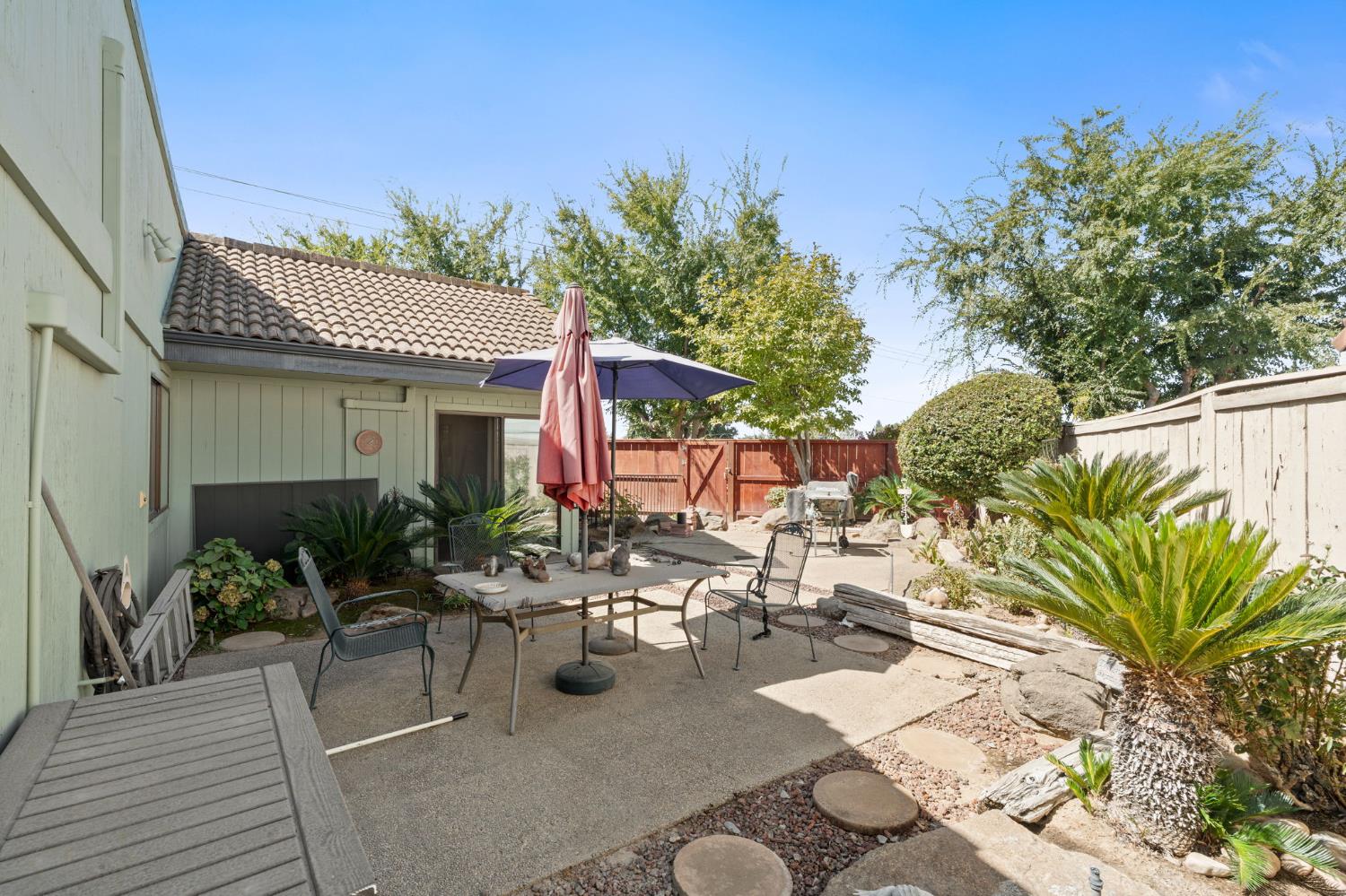 1963 W Santa Ana Ave, Fresno, CA 93705