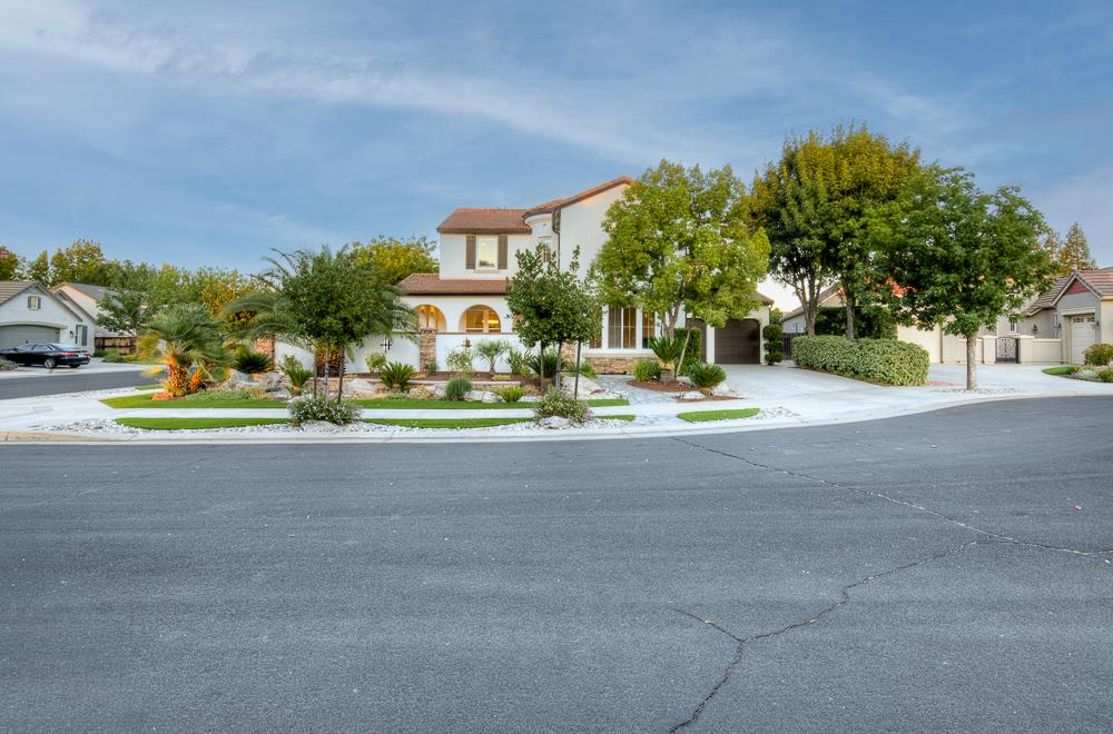 3770 Serena Ave, Clovis, CA 93619