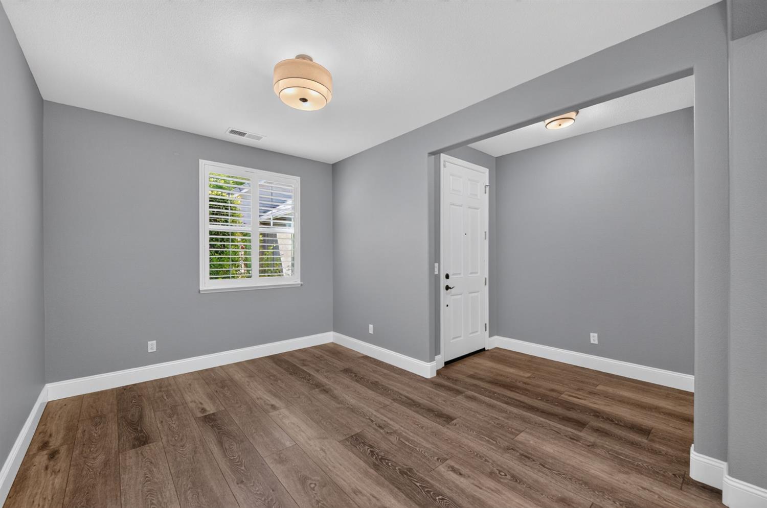 3665 Prescott Ave, Clovis, CA 93619