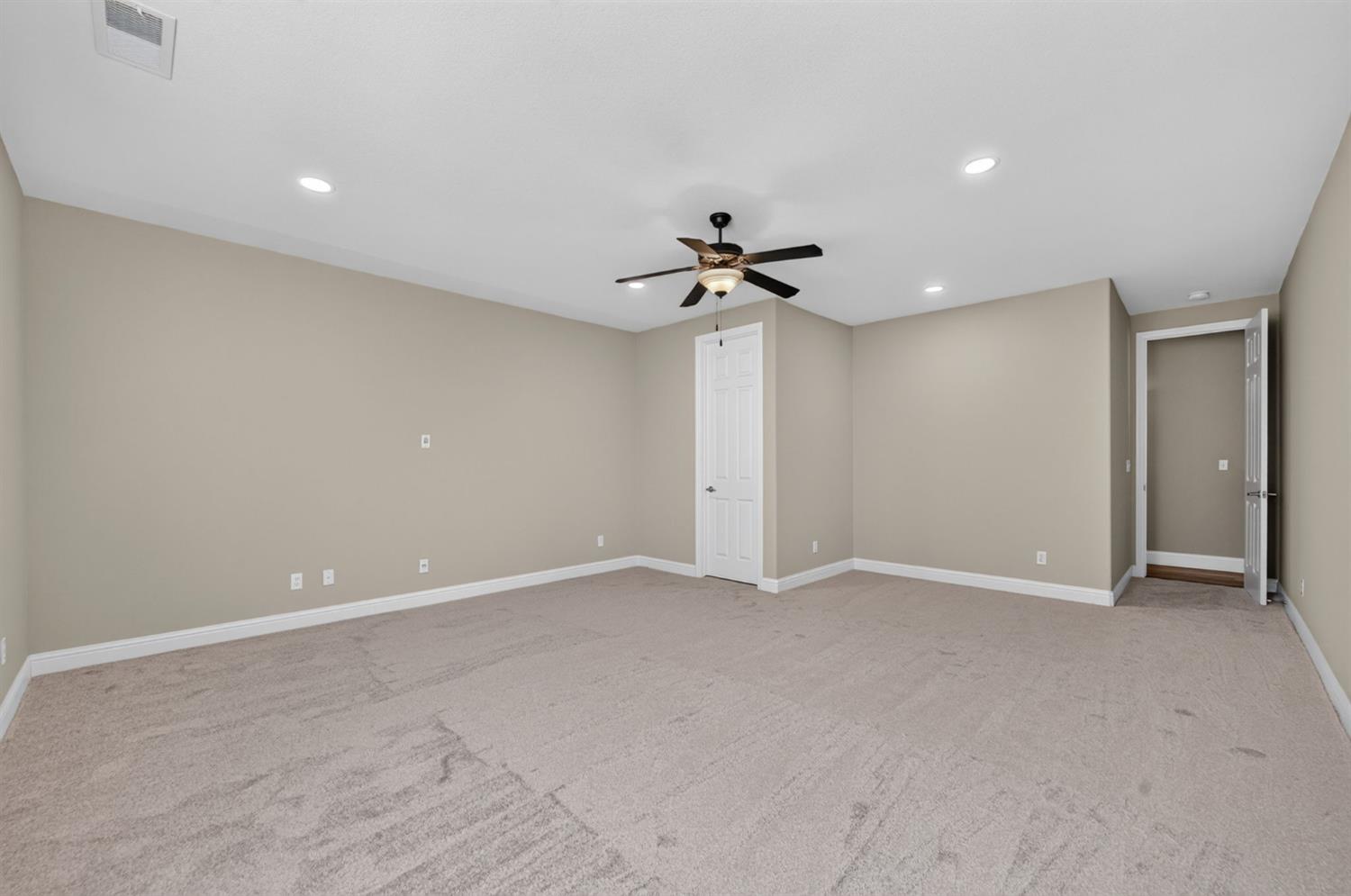 3665 Prescott Ave, Clovis, CA 93619