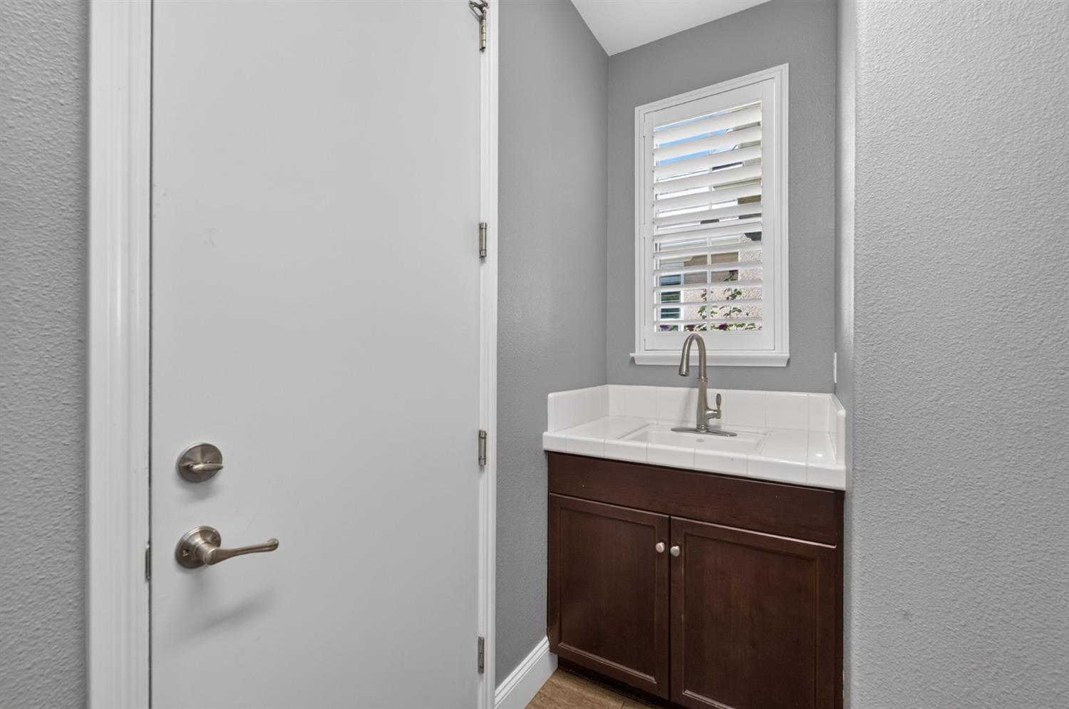 3665 Prescott Ave, Clovis, CA 93619