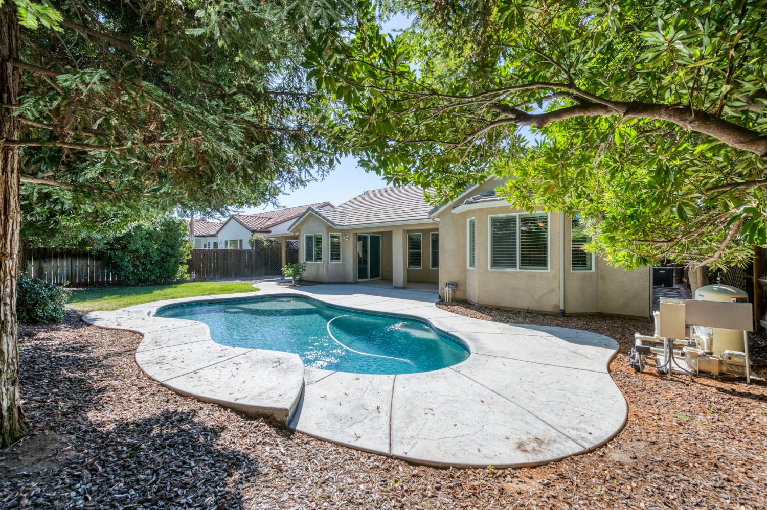 3665 Prescott Ave, Clovis, CA 93619