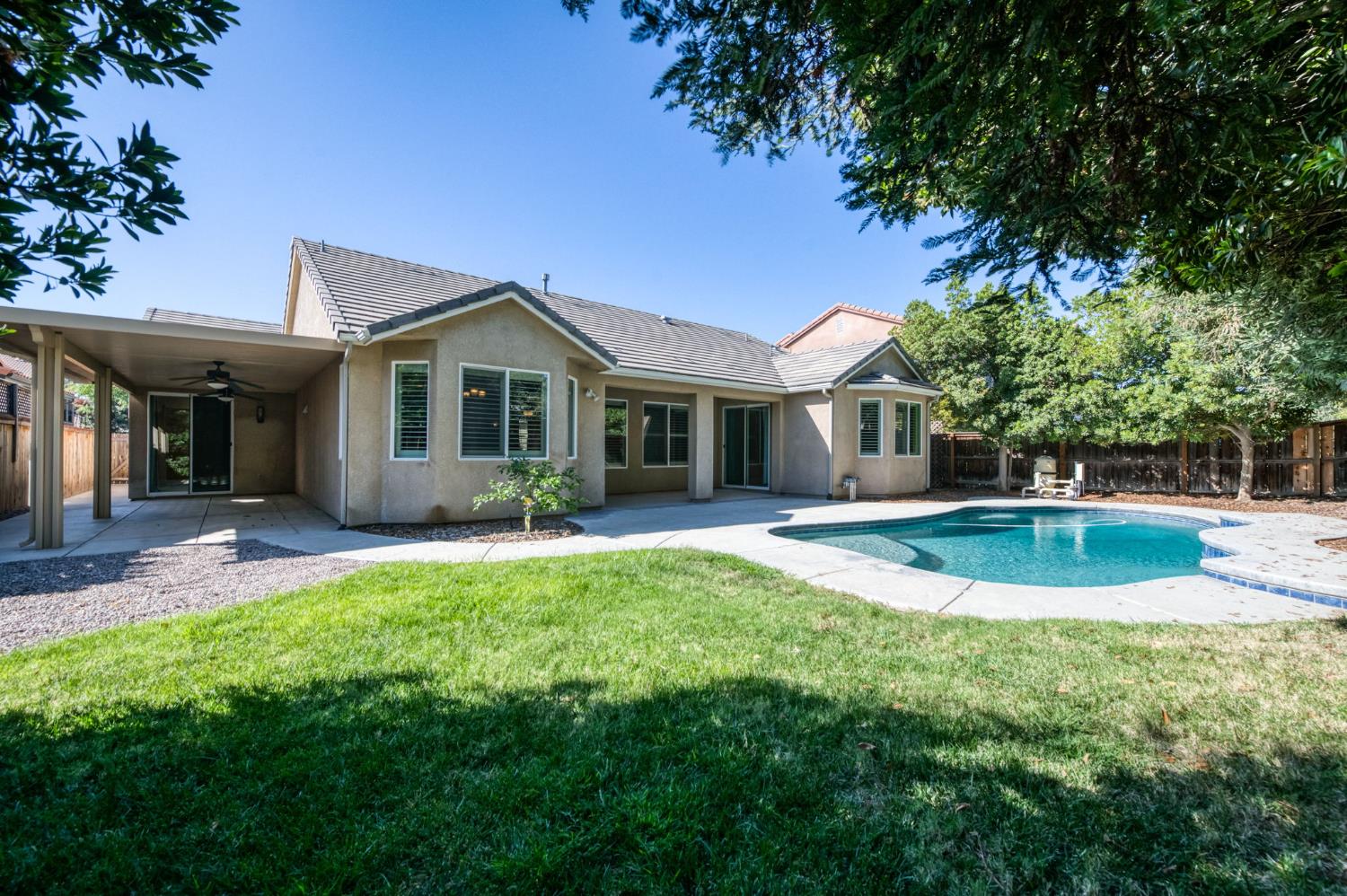 3665 Prescott Ave, Clovis, CA 93619