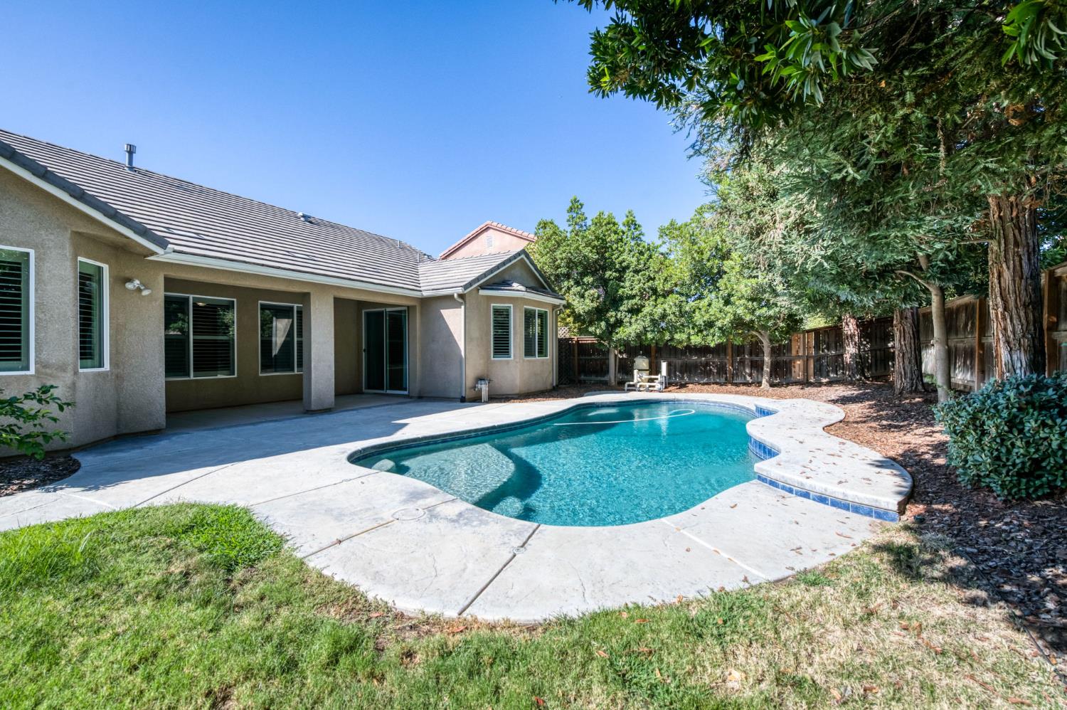3665 Prescott Ave, Clovis, CA 93619
