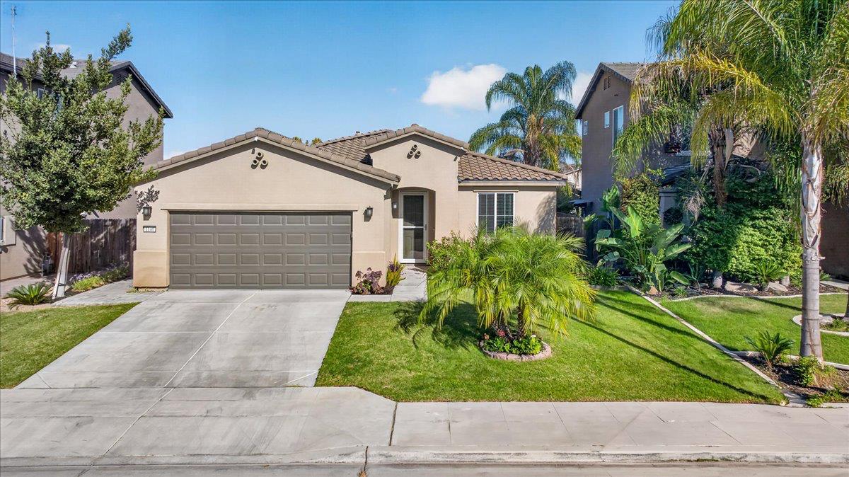 1140 S Carriage, Fresno, CA 93727