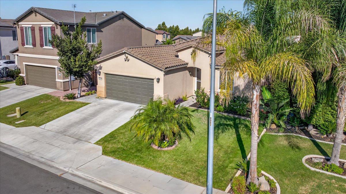 1140 S Carriage, Fresno, CA 93727