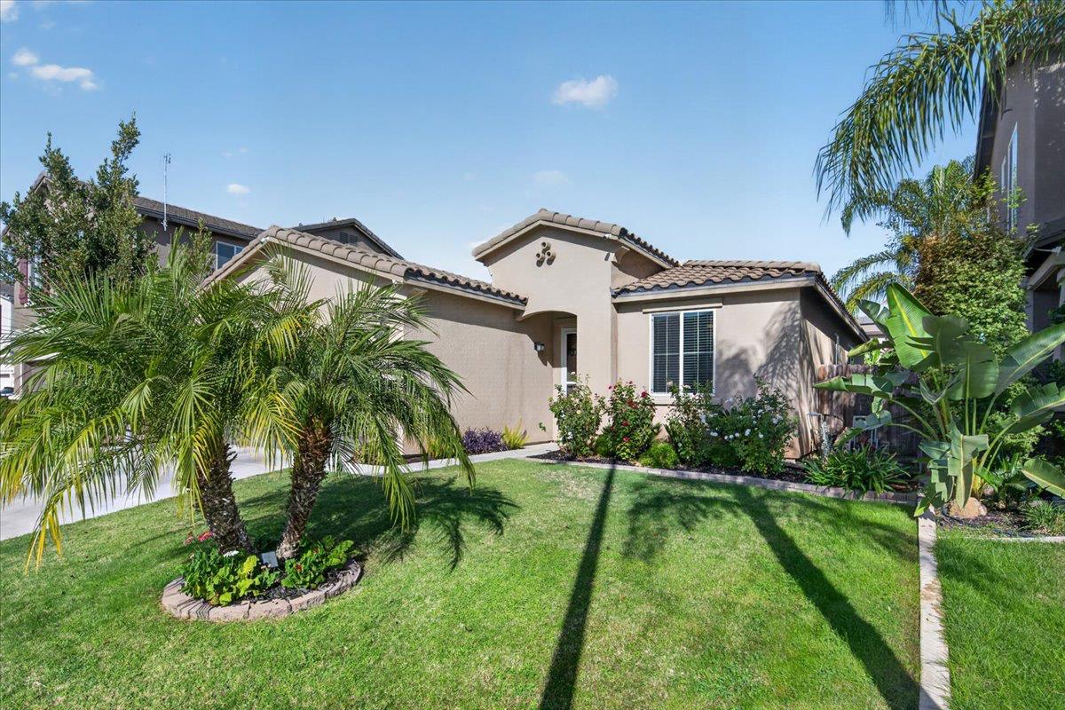 1140 S Carriage, Fresno, CA 93727