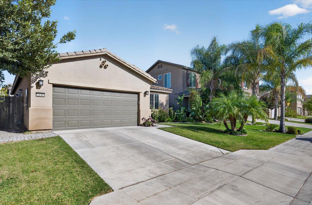 1140 S Carriage, Fresno, CA 93727