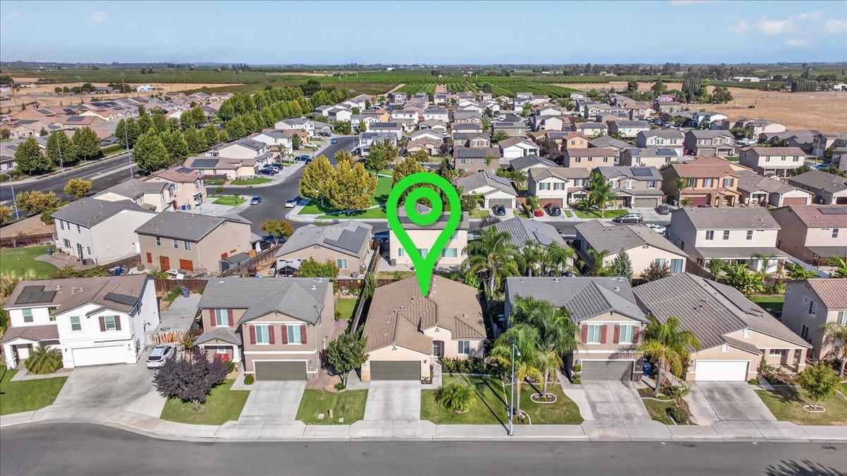 1140 S Carriage, Fresno, CA 93727