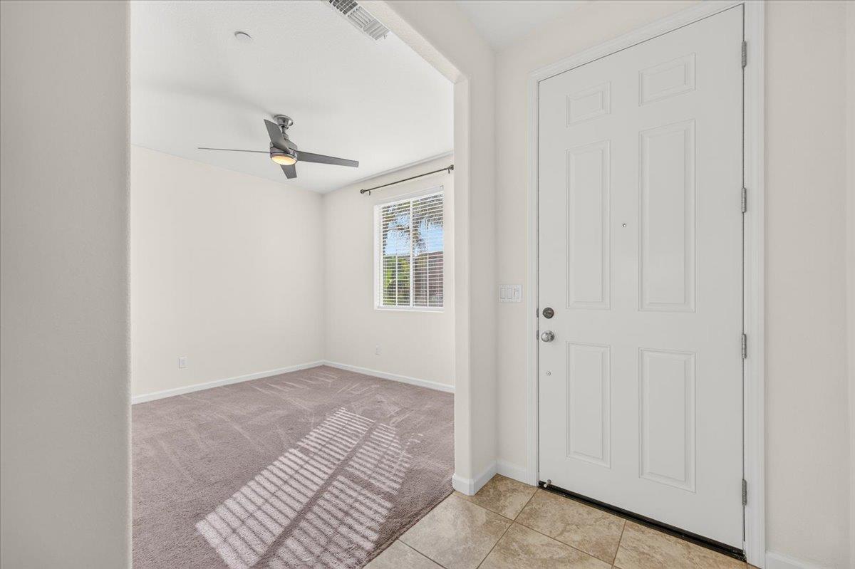 1140 S Carriage, Fresno, CA 93727