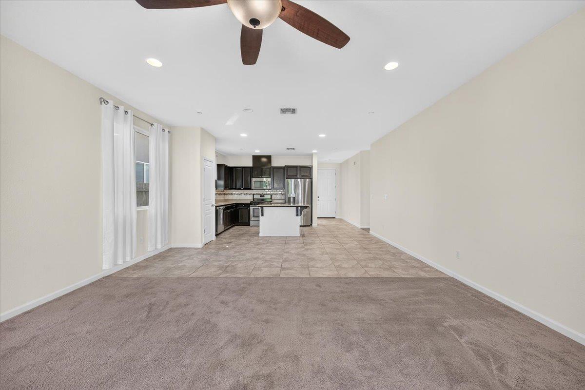 1140 S Carriage, Fresno, CA 93727