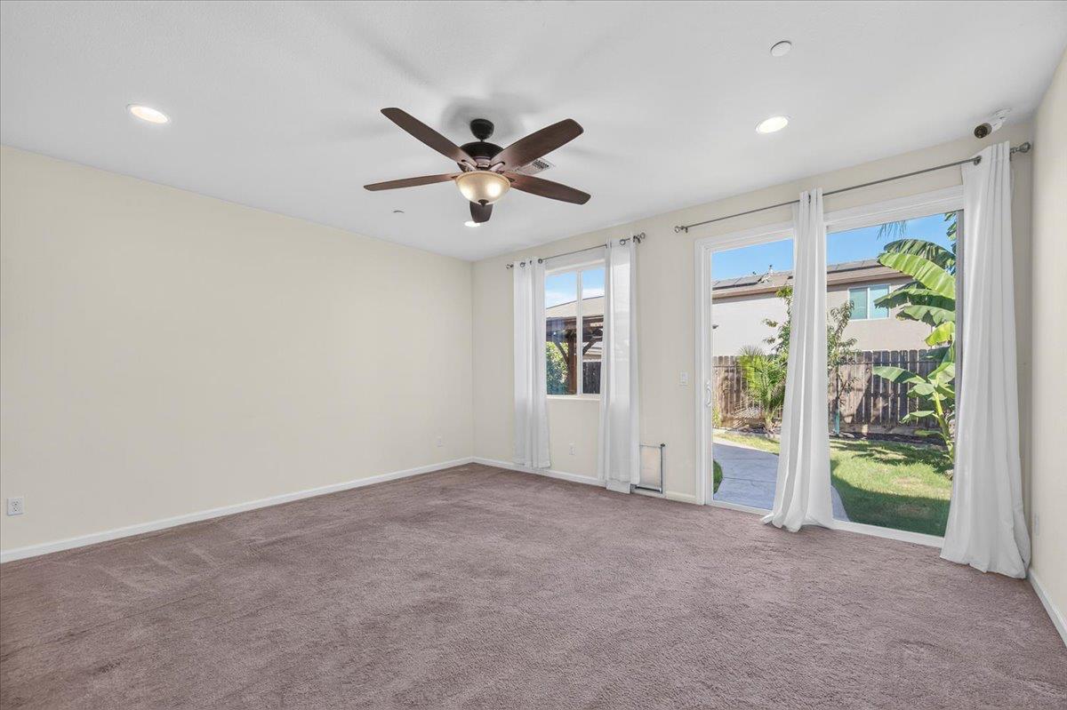 1140 S Carriage, Fresno, CA 93727