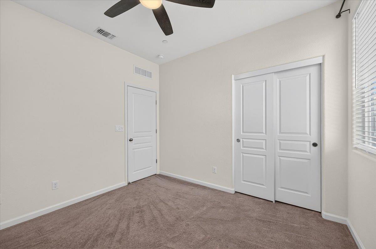 1140 S Carriage, Fresno, CA 93727