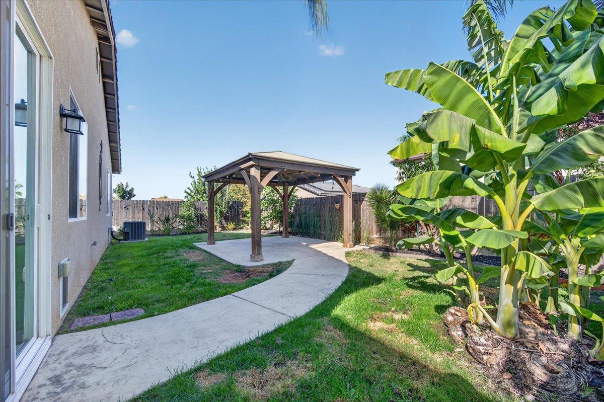 1140 S Carriage, Fresno, CA 93727