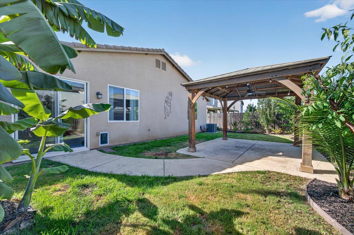 1140 S Carriage, Fresno, CA 93727