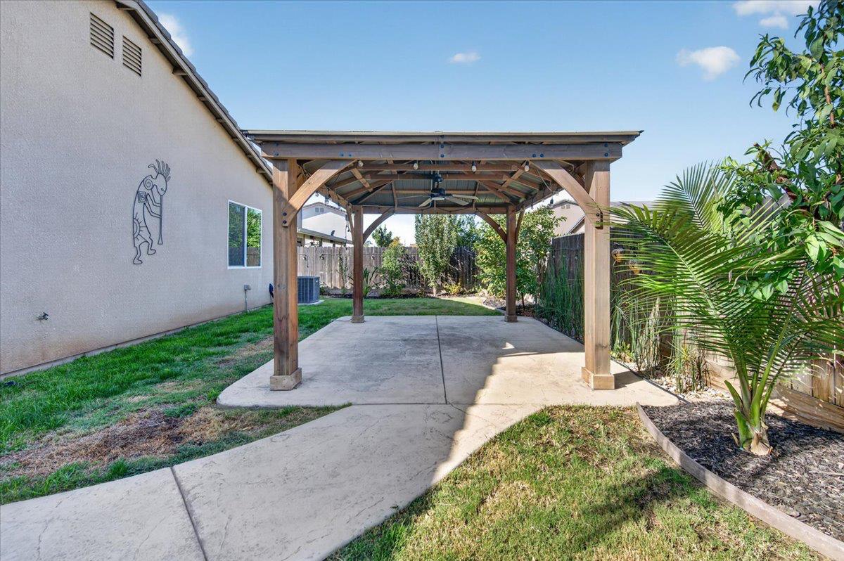 1140 S Carriage, Fresno, CA 93727