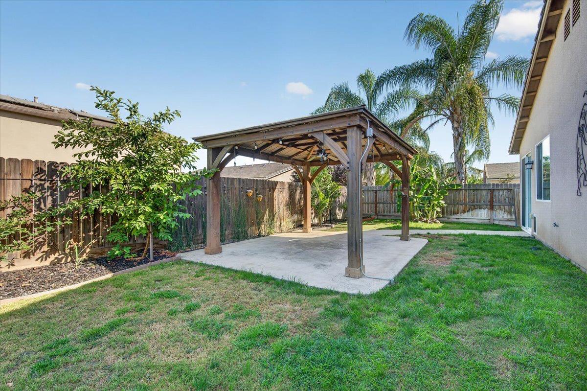 1140 S Carriage, Fresno, CA 93727