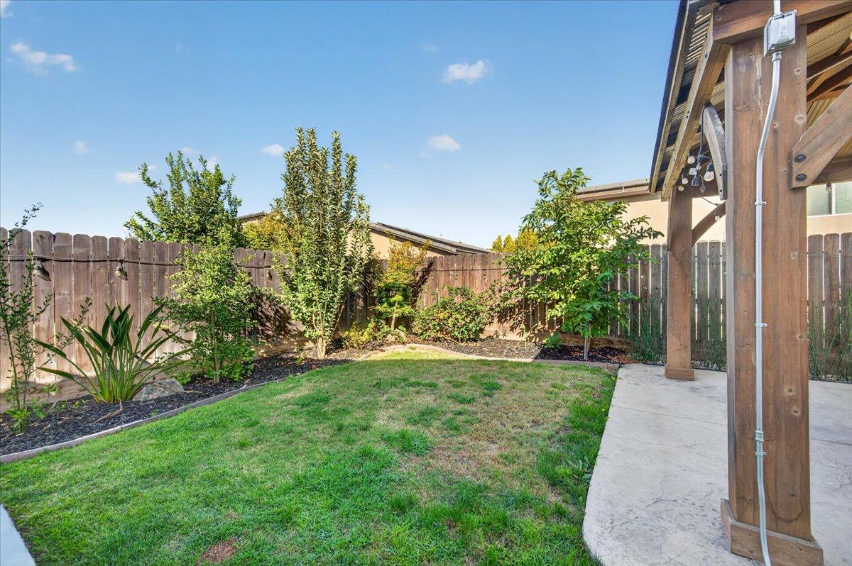 1140 S Carriage, Fresno, CA 93727