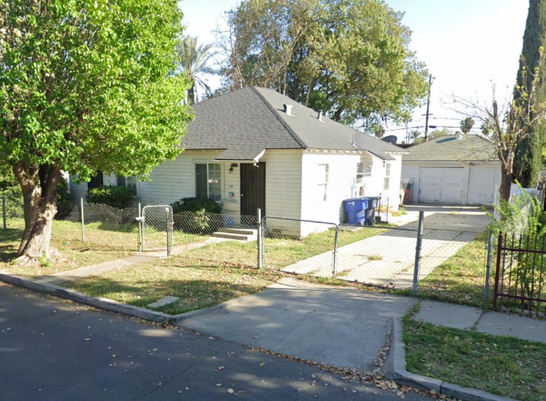 3922 3924 E White Ave, Fresno, CA 93702