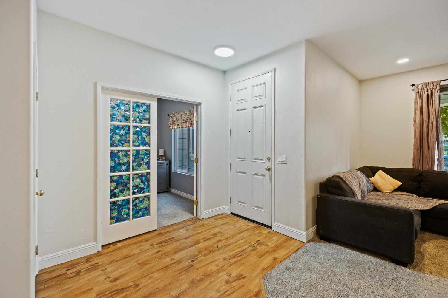 914 W Russell Ave, Visalia, CA 93277