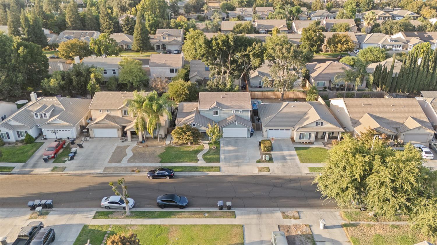 914 W Russell Ave, Visalia, CA 93277