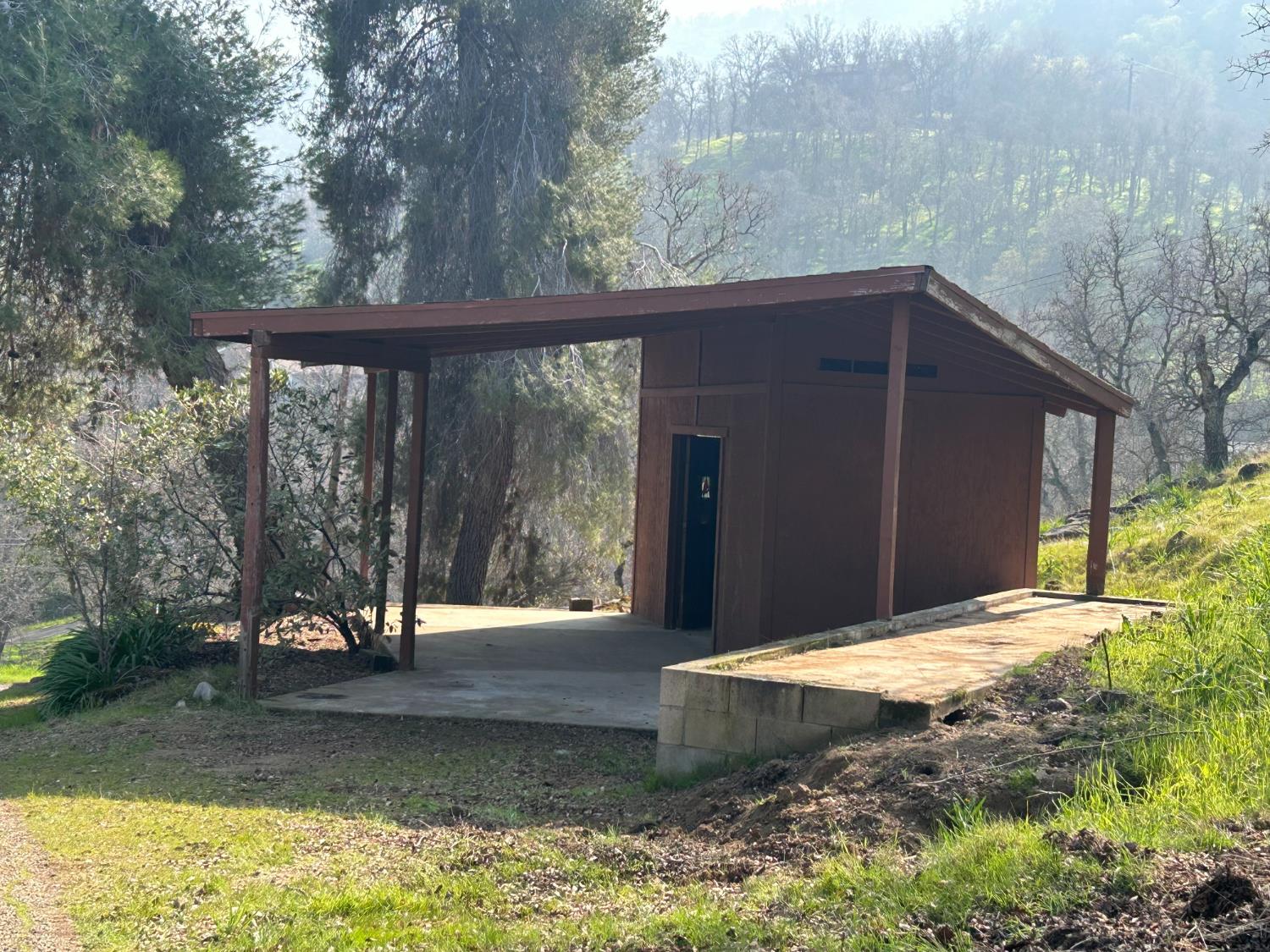 40838 Oak Ridge Dr, Three Rivers, CA 93271
