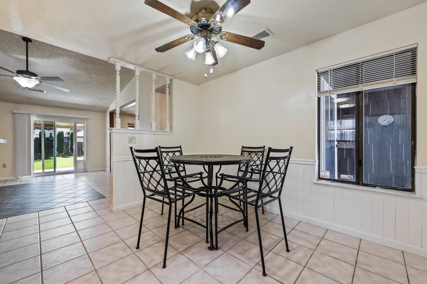1065 Ross Way, Hanford, CA 93230