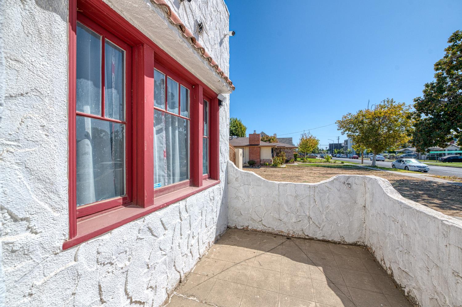1515 E Simpson Ave, Fresno, CA 93704
