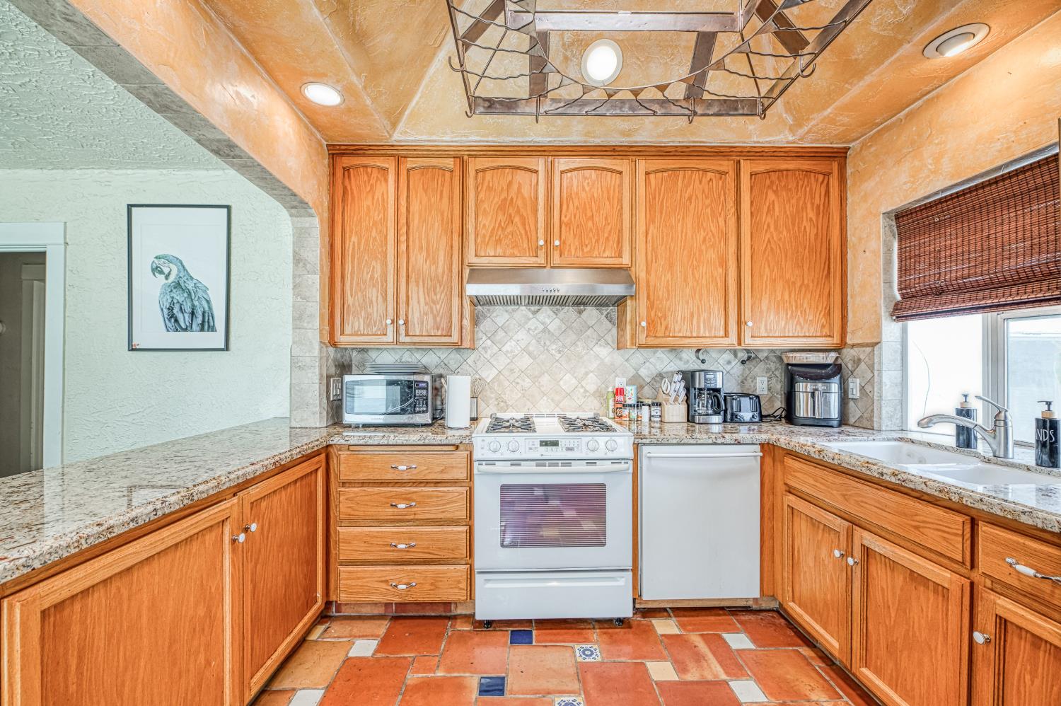 1515 E Simpson Ave, Fresno, CA 93704