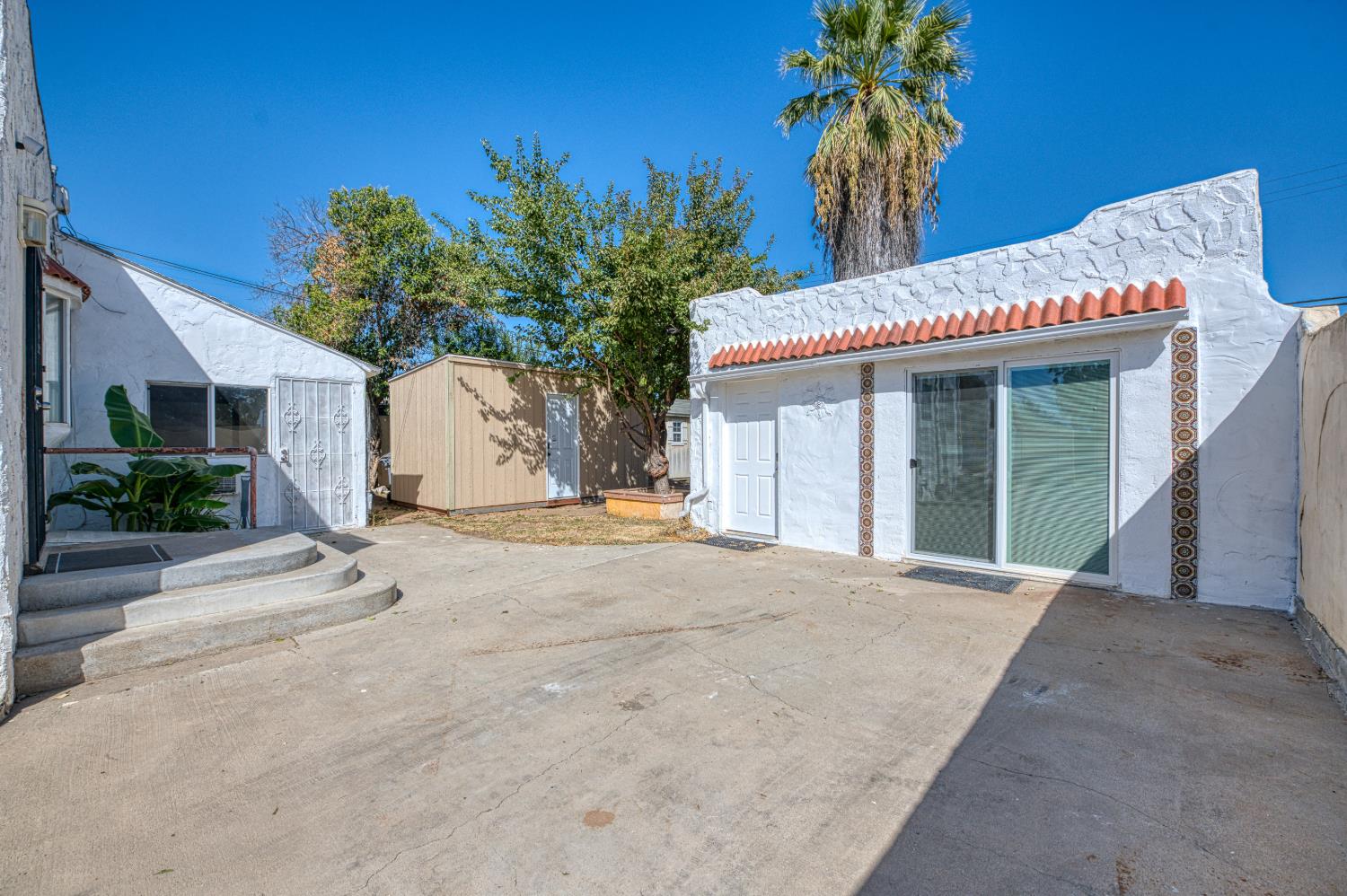 1515 E Simpson Ave, Fresno, CA 93704