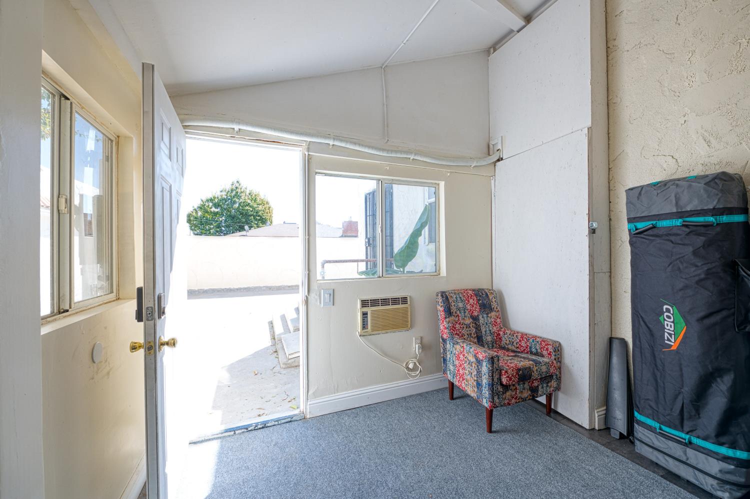 1515 E Simpson Ave, Fresno, CA 93704