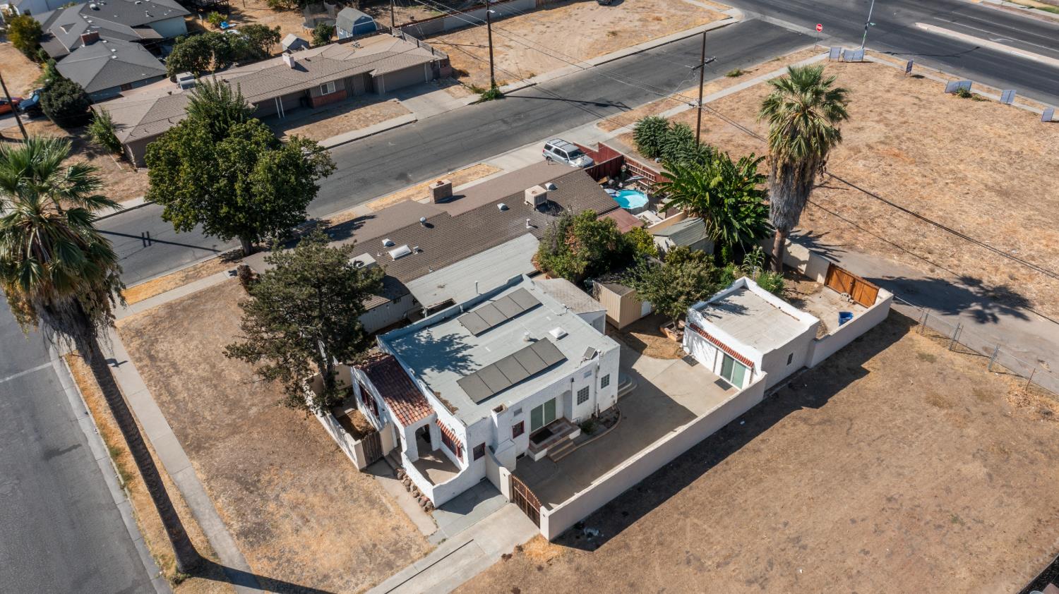 1515 E Simpson Ave, Fresno, CA 93704