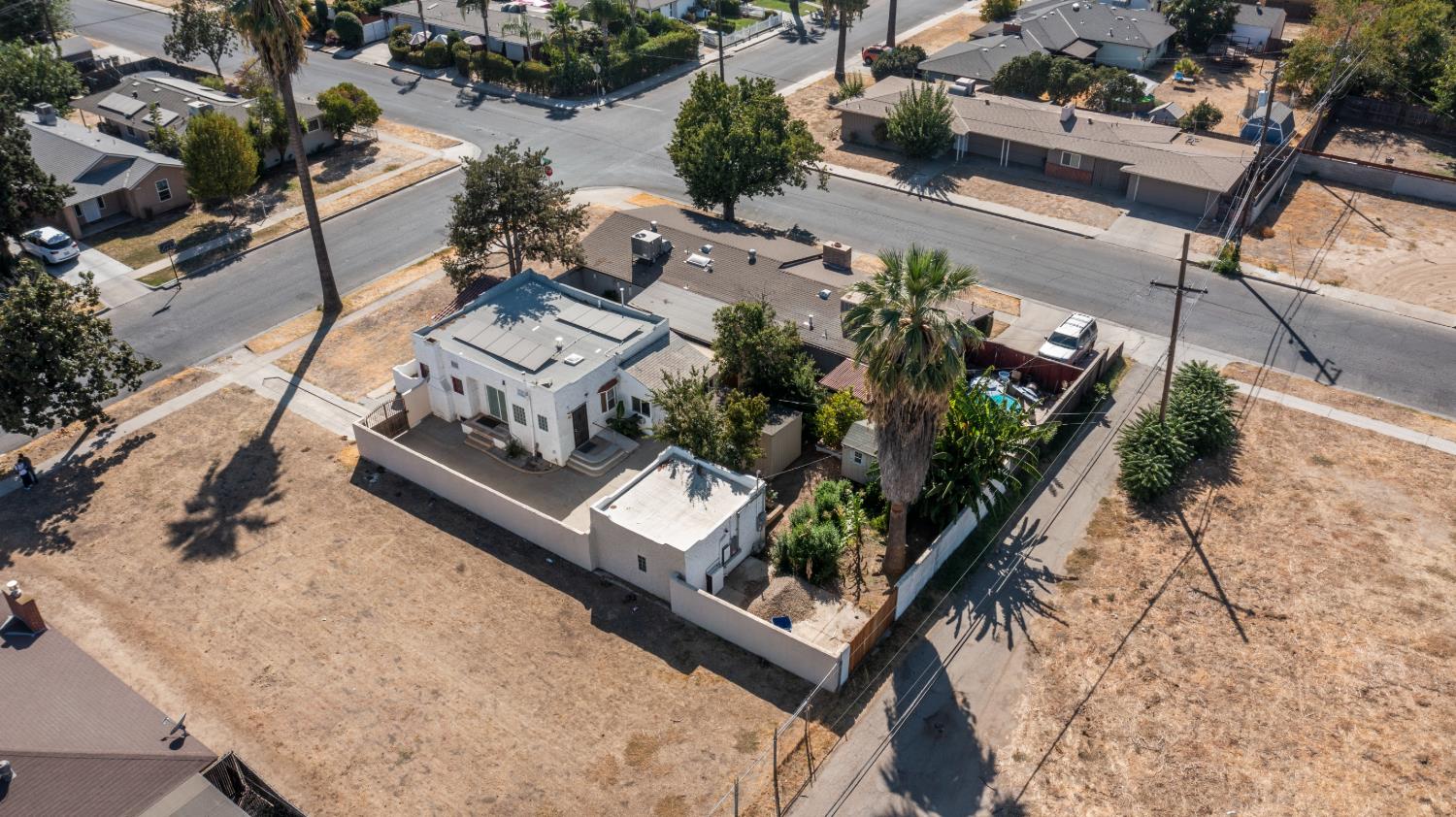 1515 E Simpson Ave, Fresno, CA 93704