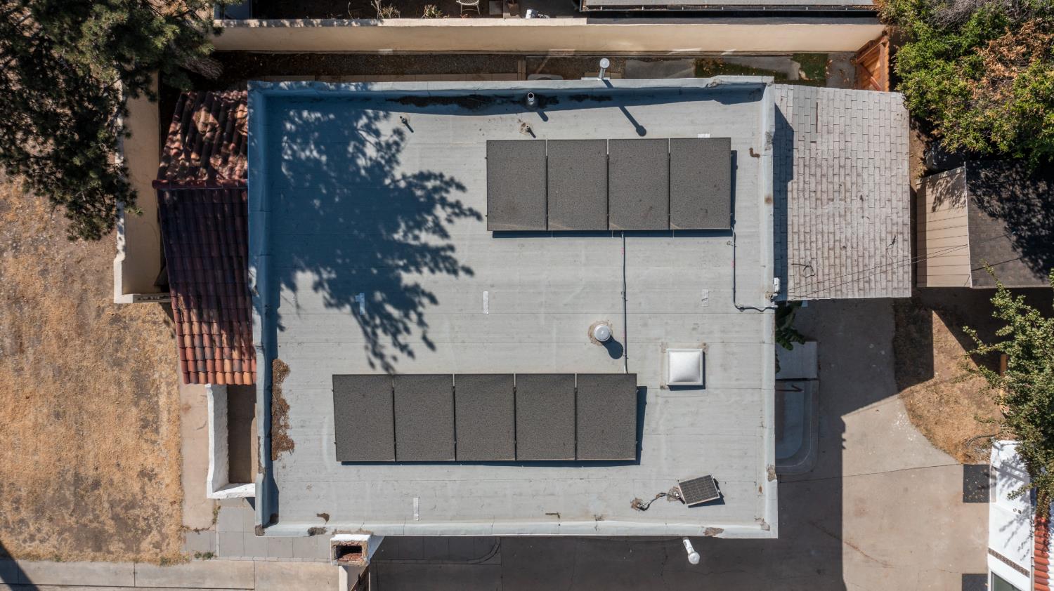 1515 E Simpson Ave, Fresno, CA 93704