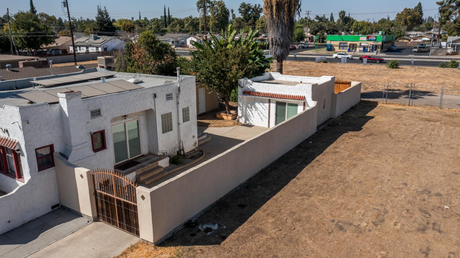 1515 E Simpson Ave, Fresno, CA 93704