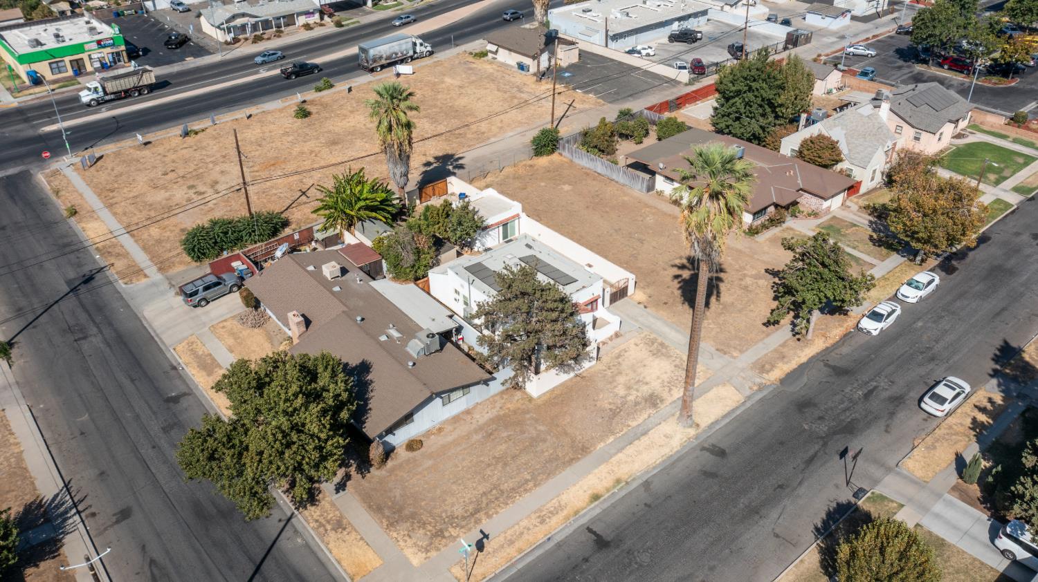 1515 E Simpson Ave, Fresno, CA 93704