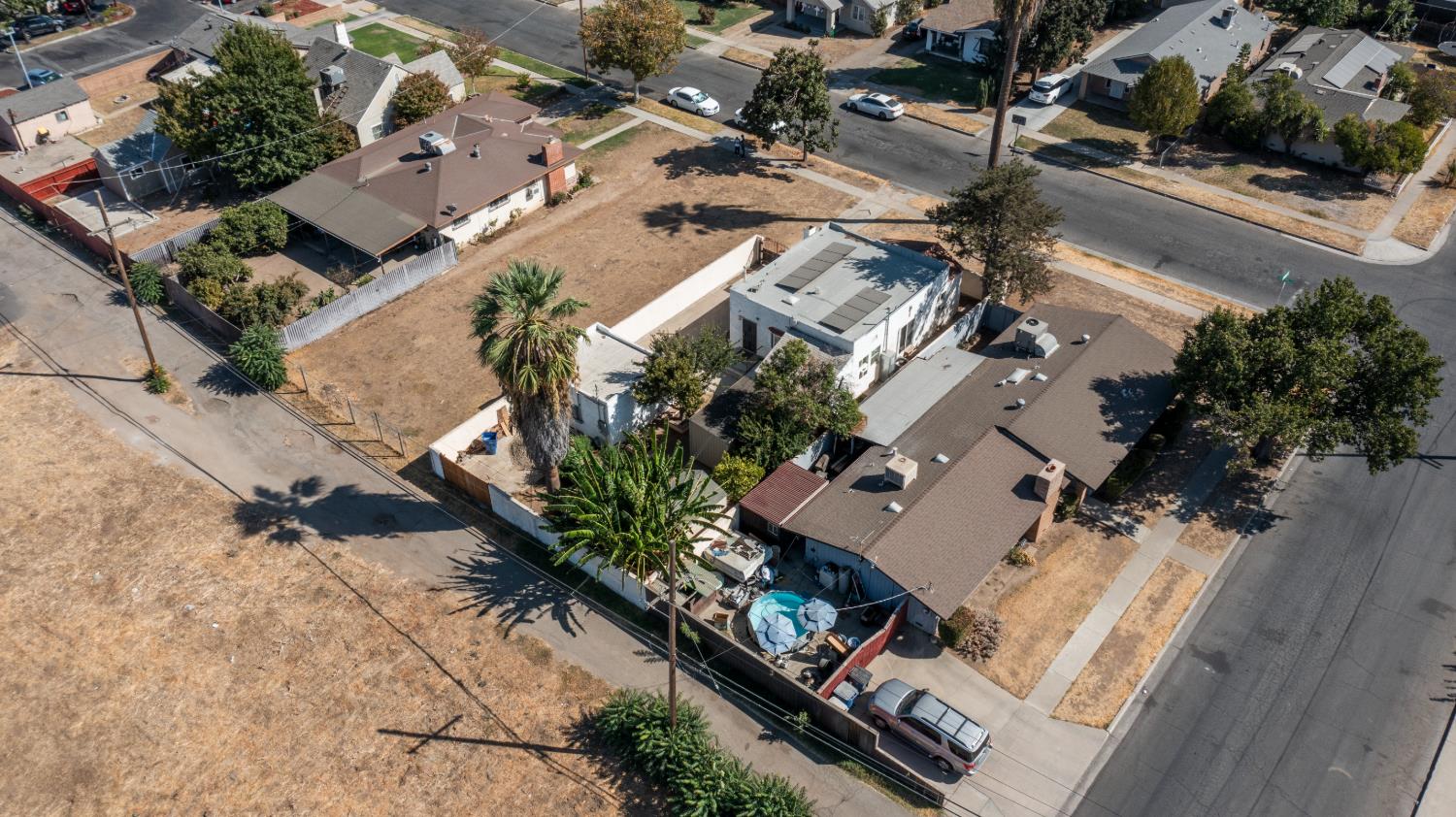1515 E Simpson Ave, Fresno, CA 93704