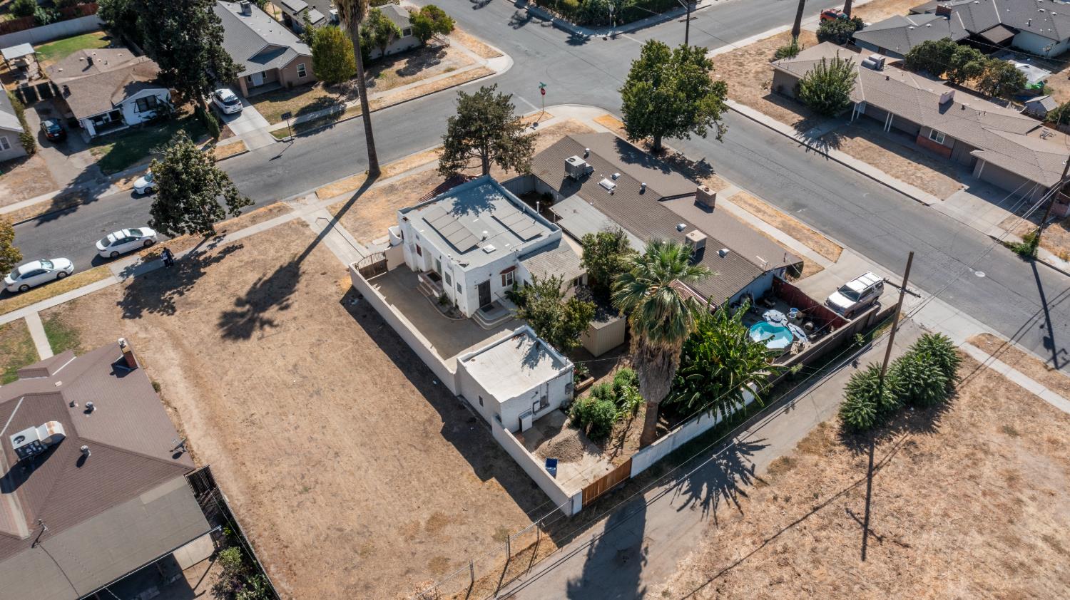 1515 E Simpson Ave, Fresno, CA 93704