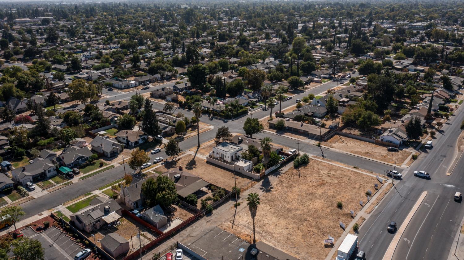 1515 E Simpson Ave, Fresno, CA 93704