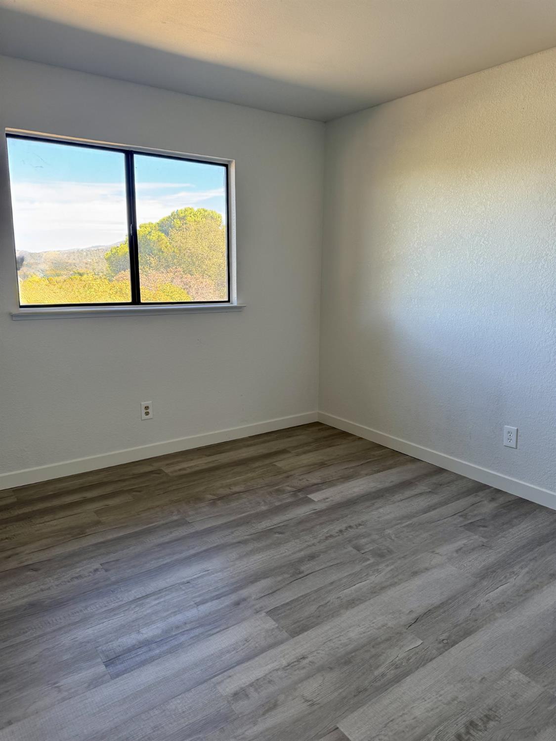 31660 Apache Rd, Coarsegold, CA 93614