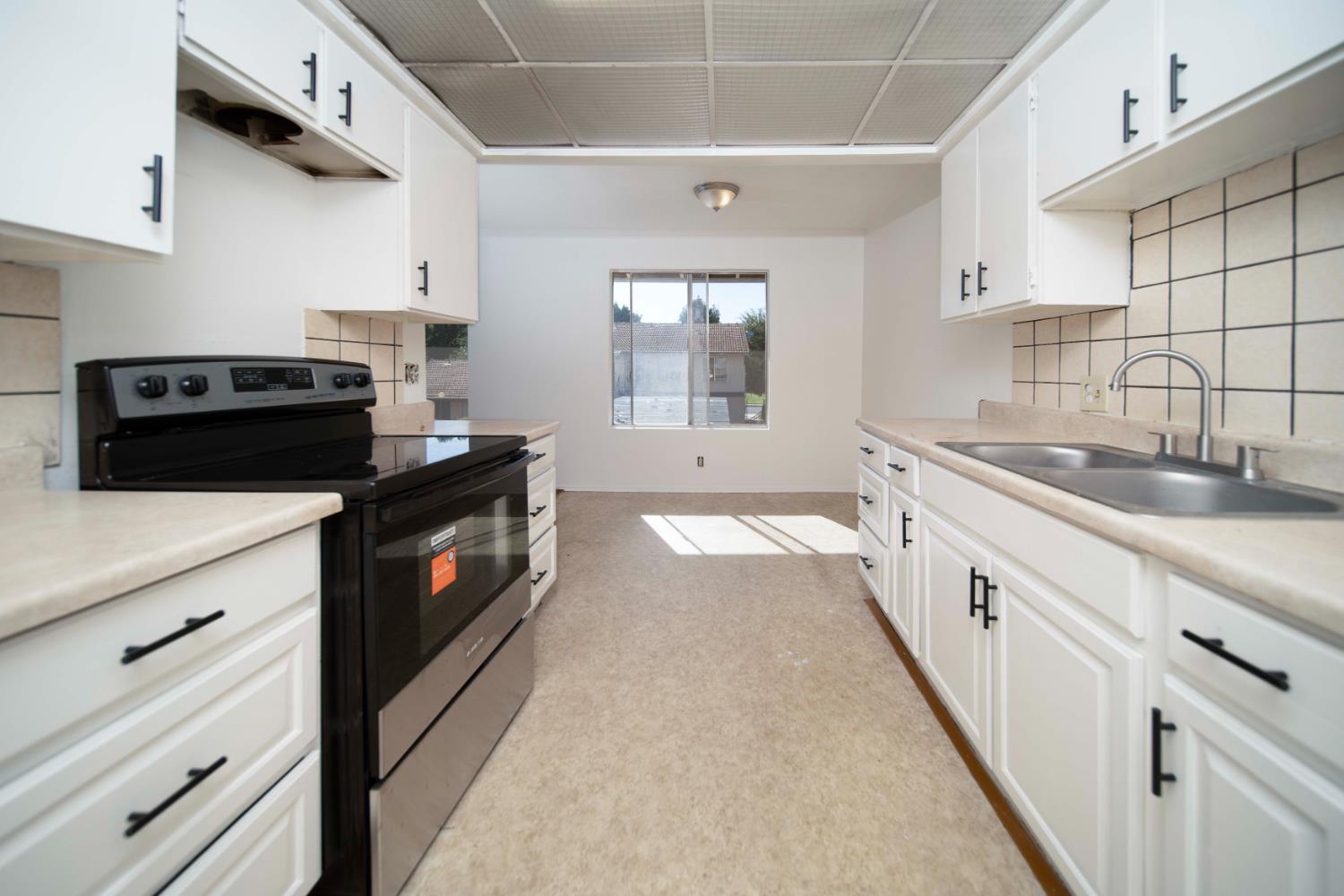 657 W Parlier Ave #114, Reedley, CA 93654