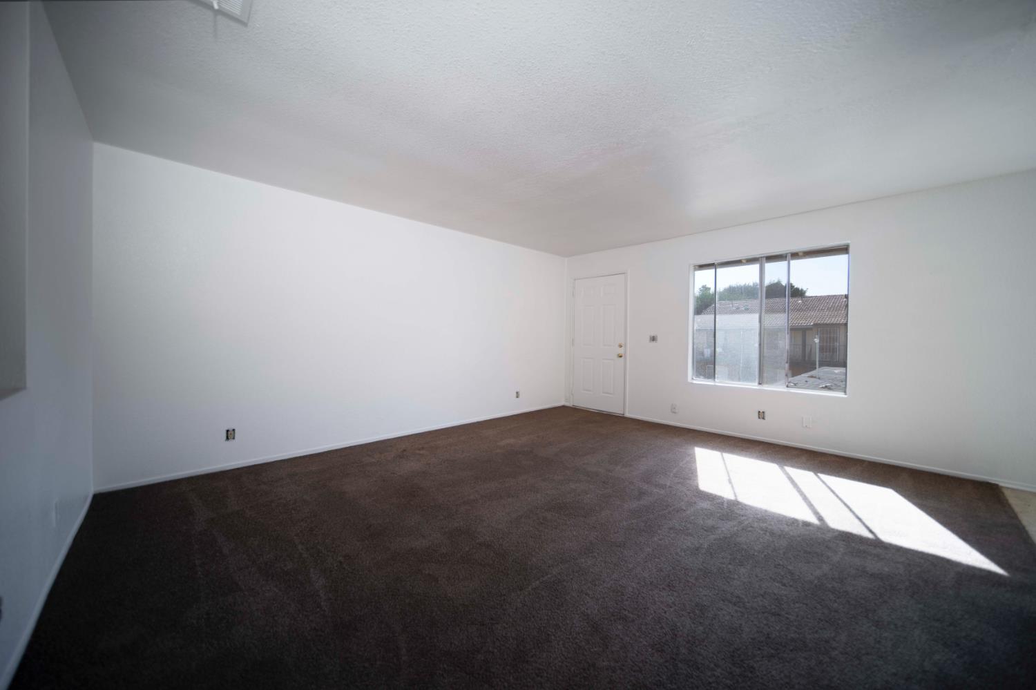 657 W Parlier Ave #114, Reedley, CA 93654