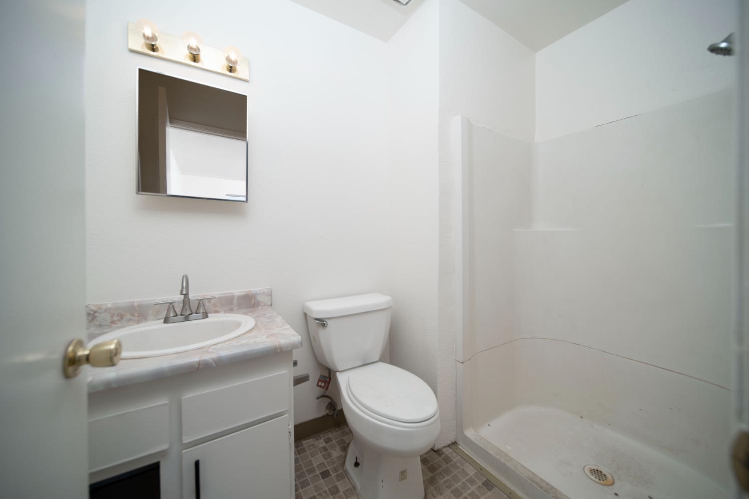 657 W Parlier Ave #114, Reedley, CA 93654