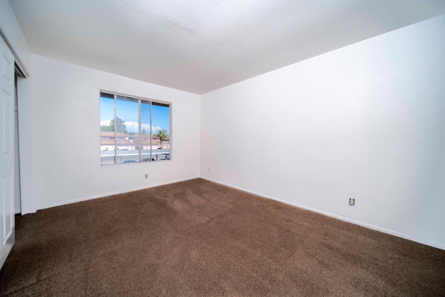 657 W Parlier Ave #114, Reedley, CA 93654