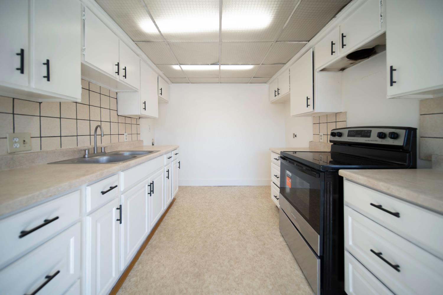 657 W Parlier Ave #114, Reedley, CA 93654