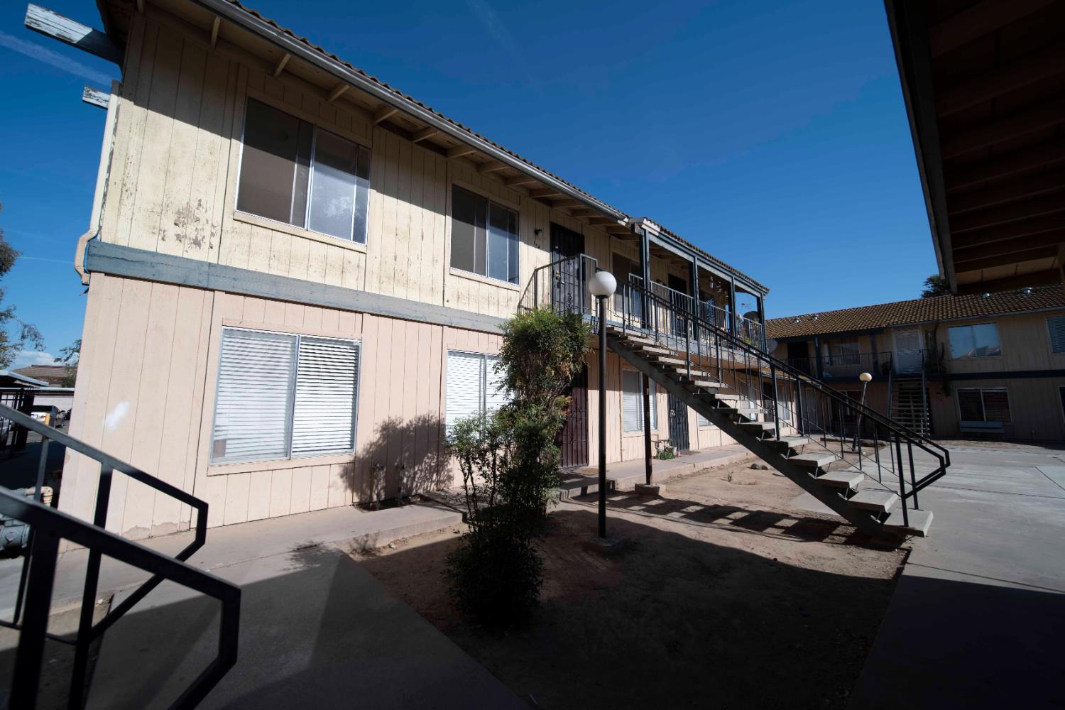 657 W Parlier Ave #114, Reedley, CA 93654