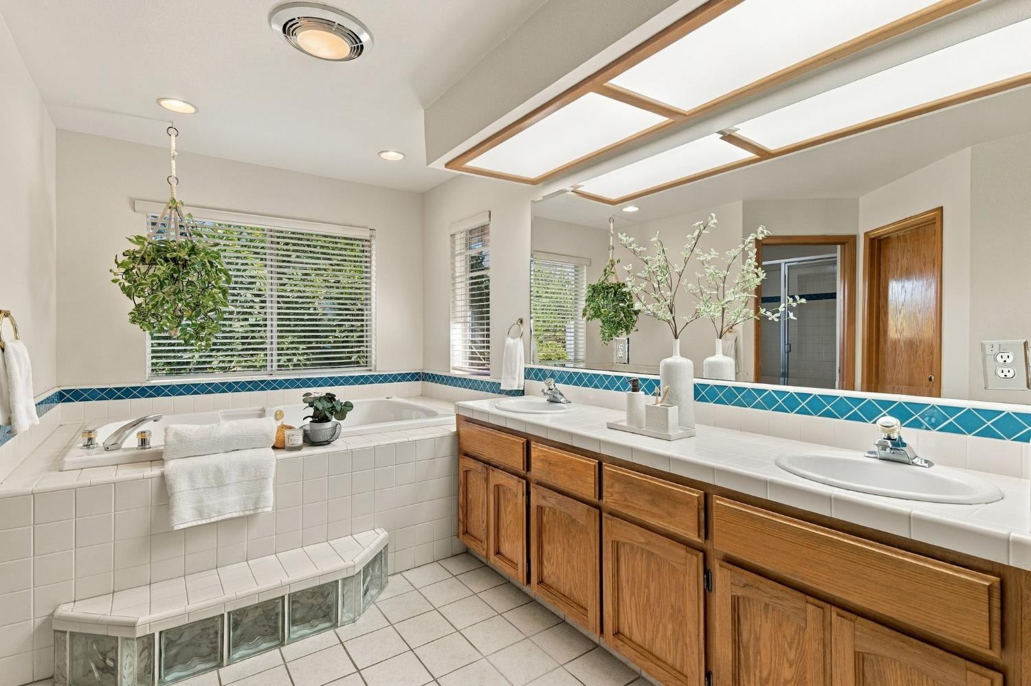 1336 N Locan Ave, Fresno, CA 93737
