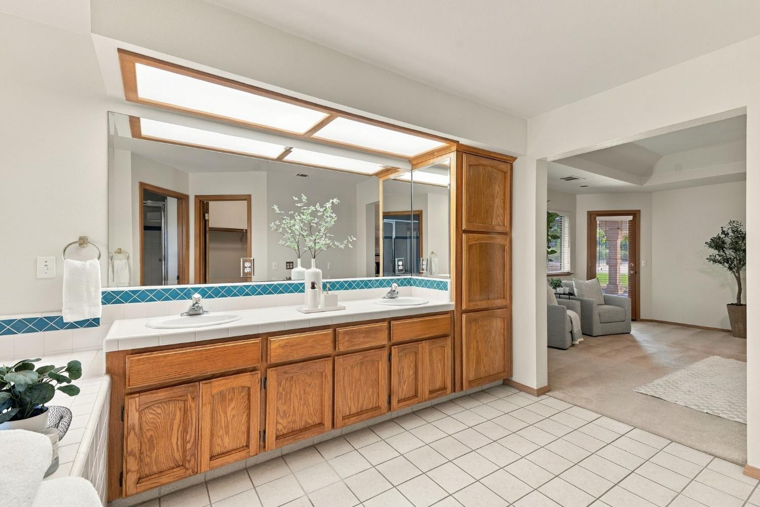 1336 N Locan Ave, Fresno, CA 93737