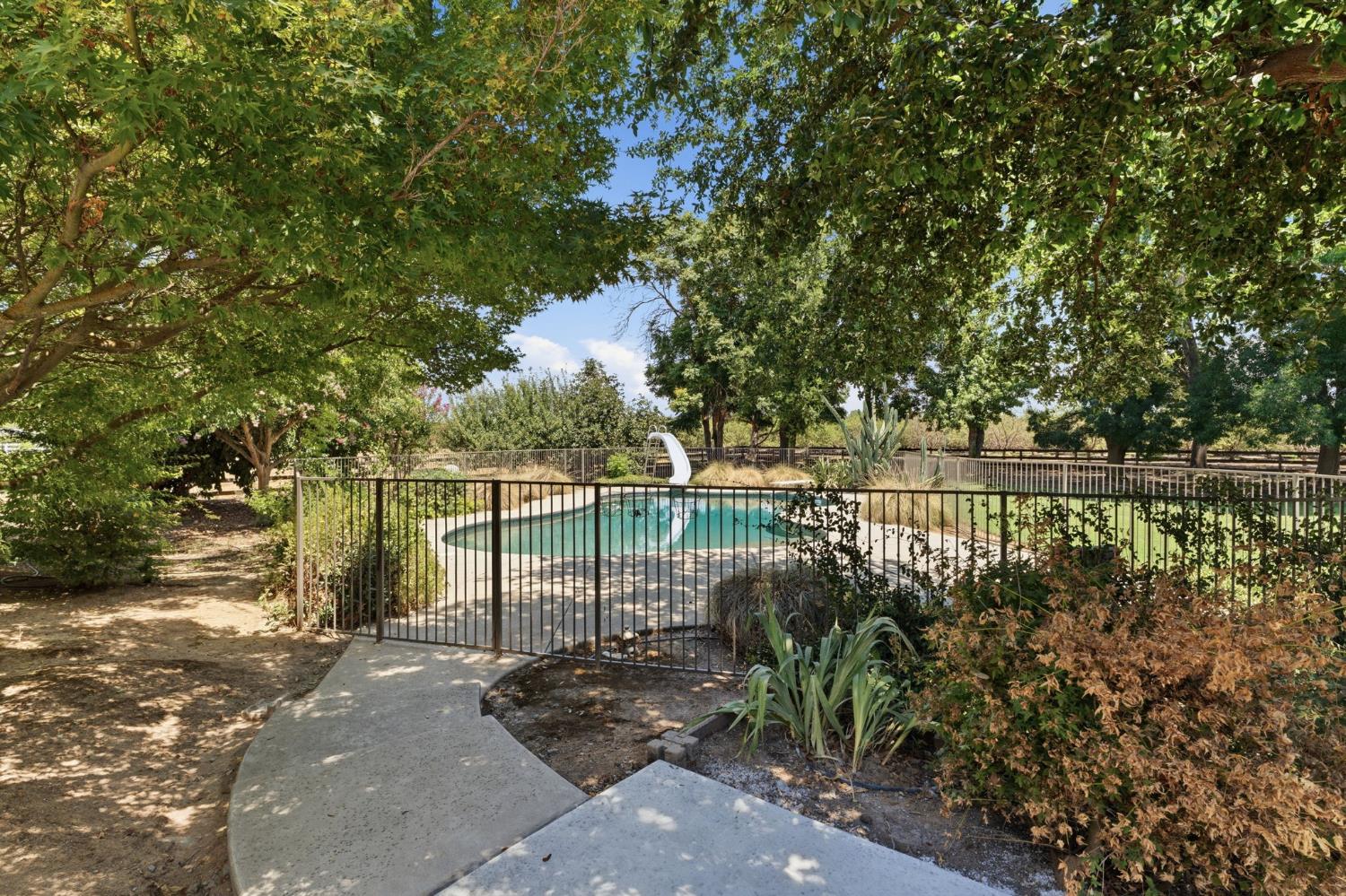 1336 N Locan Ave, Fresno, CA 93737