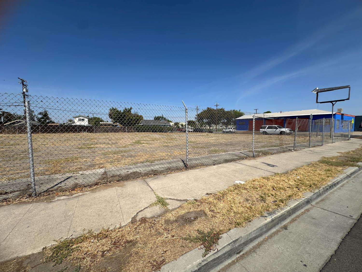 0 0 Belmont, Fresno, CA 93702